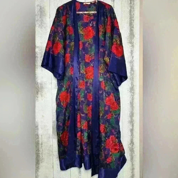 Victoria's Secret Other - Victoria's Secret vintage gold label floral robe ( Kimono)  size M/L